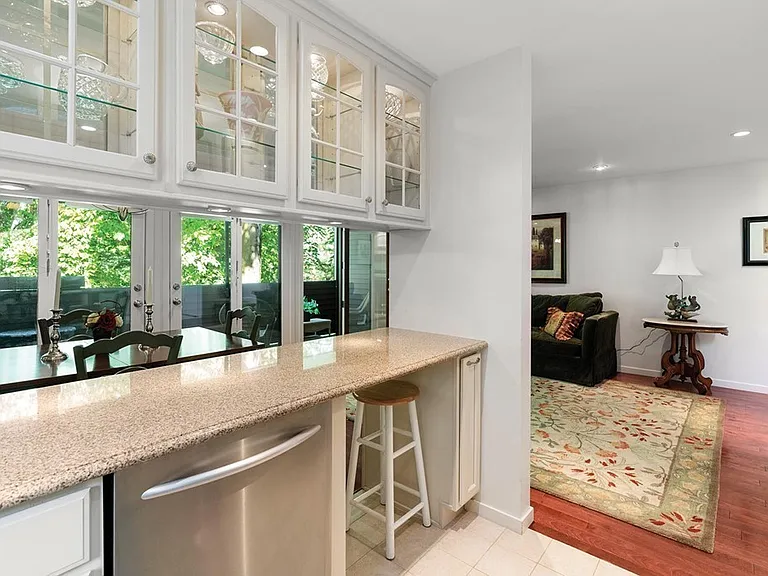 243 Perkins St #1 — Photo 3