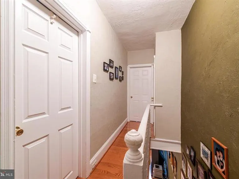 213 Daly St — Photo 12
