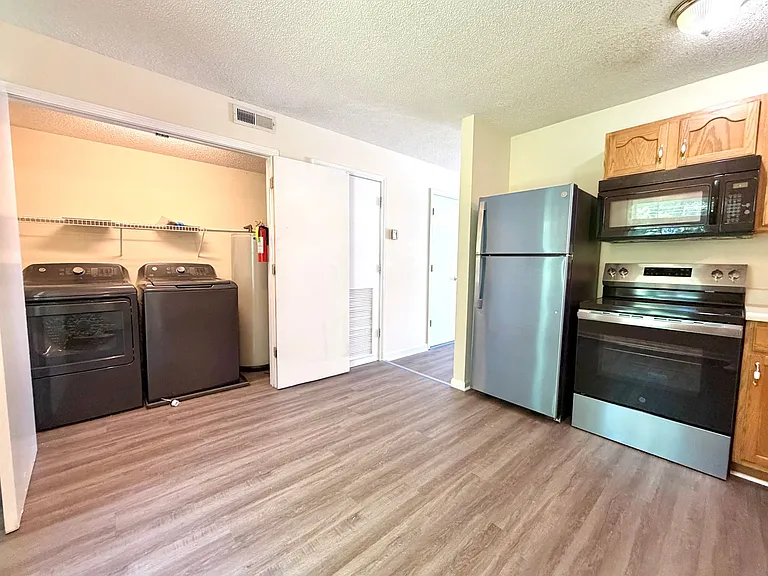 3289 Tower Dr — Photo 10