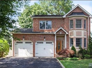 238 Dixon Ave, Dumont, NJ 07628