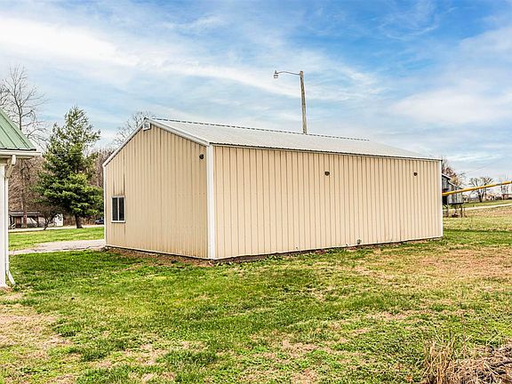 5th image of 1432 Dearing Rd