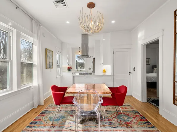 12 Holyoke Ave, Warwick, RI 02889