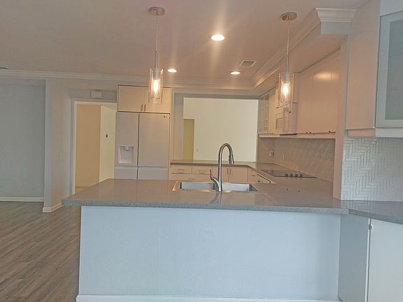 4th image of 12422 Damasco Ct