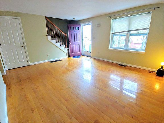 2nd image of 14 Garfield St #14
