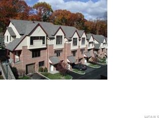 357 Central Park Ave APT E, Scarsdale, NY 10583
