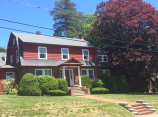 28 Stoney Brae Rd, Quincy, MA 02170