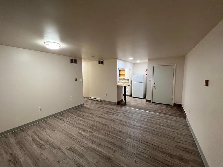 Colonial Oaks Apartments — Photo 11