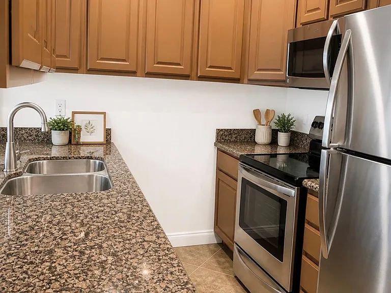 10321 Bridgeland Ln — Photo 2