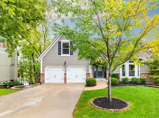 11428 S Northwood Cir, Olathe, KS 66061