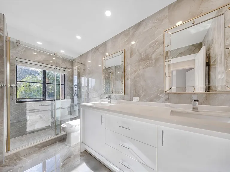 1538 Tamarind Ct — Photo 11