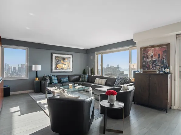 303 East 57th Street 34G image 1 of 17