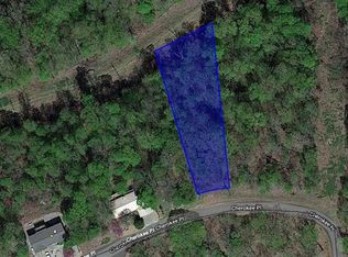 Cherokee Pl, Eureka Springs, AR 72631