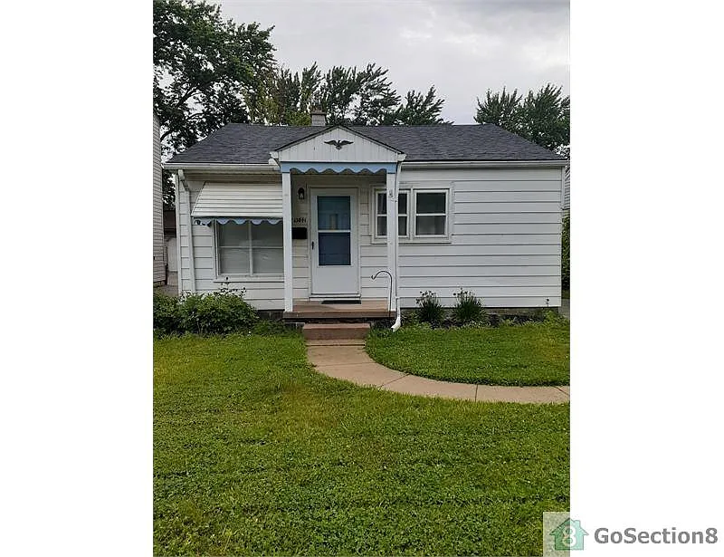13841 Hendricks Ave photo 1