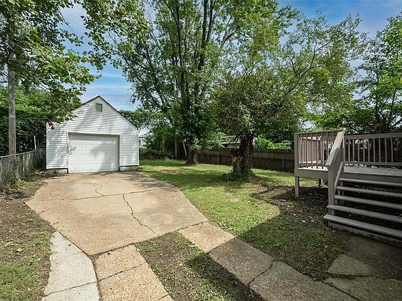 4th image of 8333 Fairbanks Dr