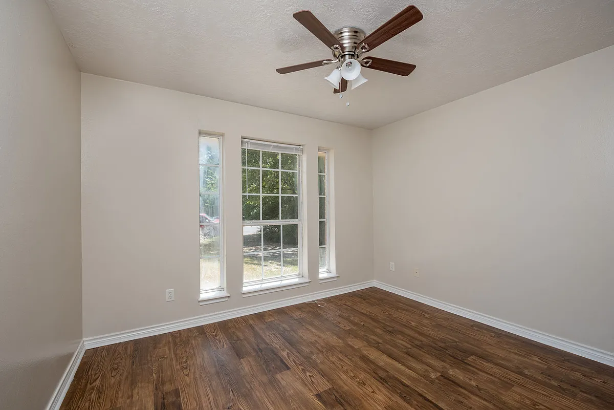 Building Photo - 2404 Jaguar Ct