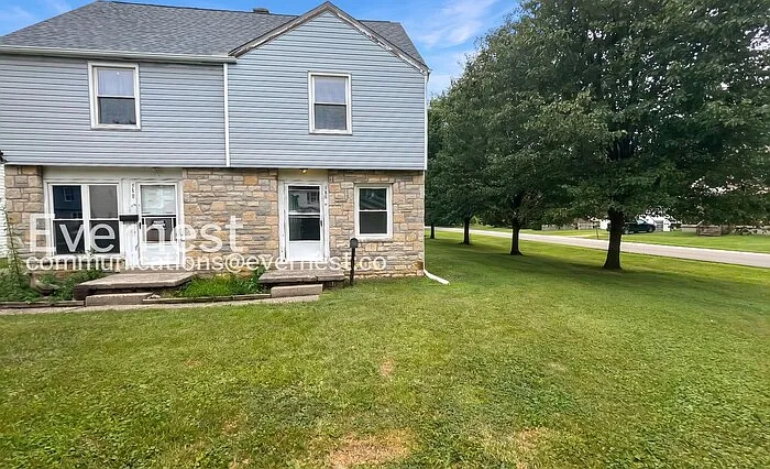 3 bed, 1.0 bath, 1000 sqft, $1,095 — Photo 1