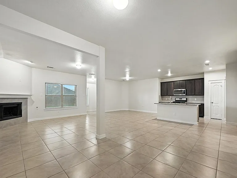 1581 Ferguson Dr — Photo 5