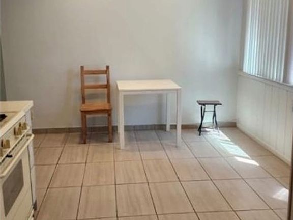 5th image of 312 E Dryden St APT 3