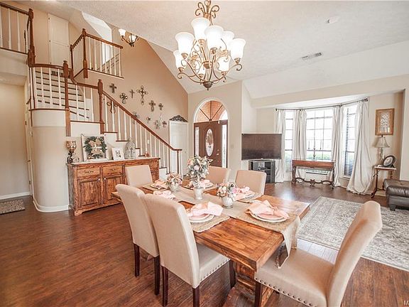 5th image of 7400 Lake Forest Ct