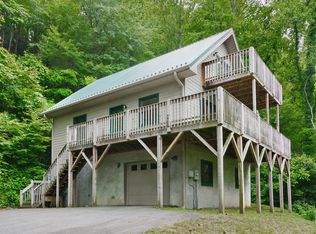 697 Hall Top Rd, Waynesville, NC 28786