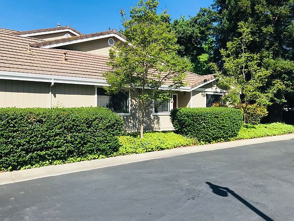 3rd image of 29 Glen Valley Cir