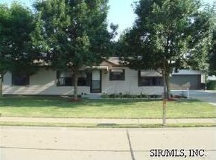 206 E Harrisonville Dr, Valmeyer, IL 62295