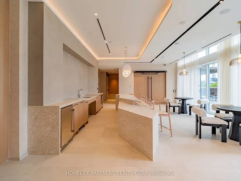 10 Oak St #1107 — Photo 37