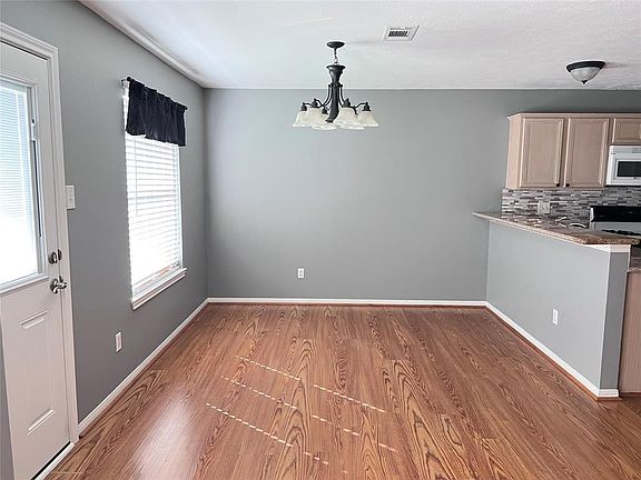 4th image of 18335 Westlock St
