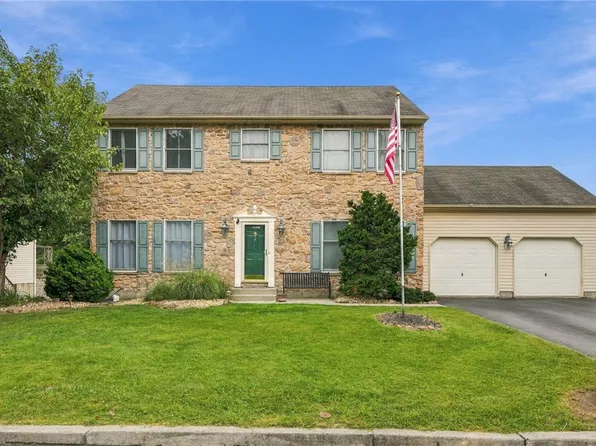 271 Kurt Dr, Nazareth, PA 18064