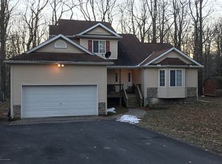 3106 Hamlet Dr, Tobyhanna, PA 18466