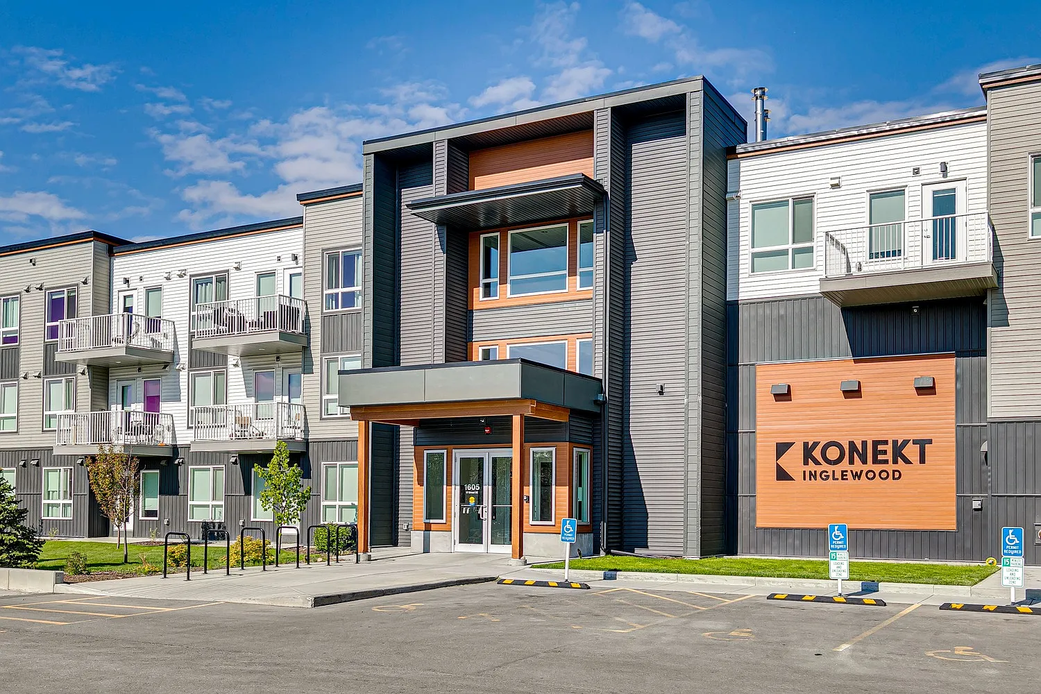 Bright! Main Floor 1 Bedroom Condo in the KONEKT building near Inglewood! — Photo 1