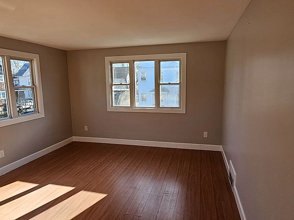 5th image of 108 Wood Ave #2-3