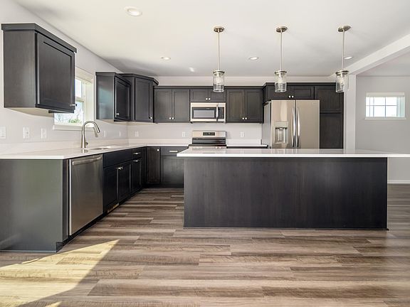 5th image of 701 E Chapel Royal Dr