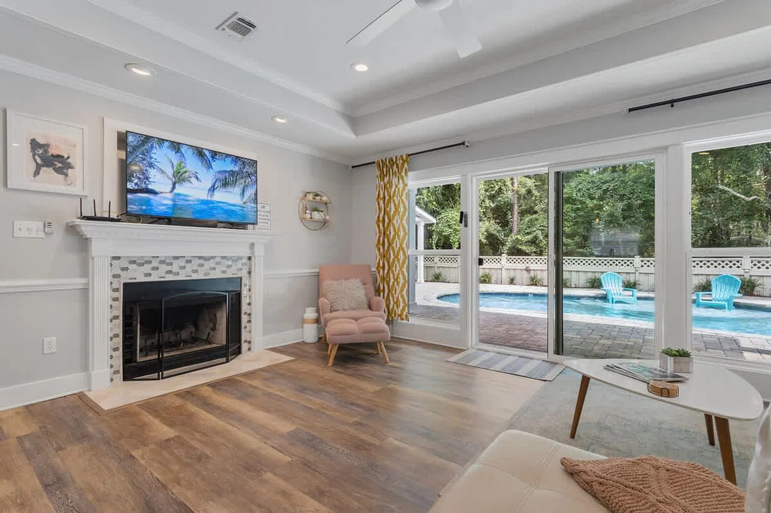 3 bed, 2.0 bath, 1420 sqft, $7,447 — Photo 4