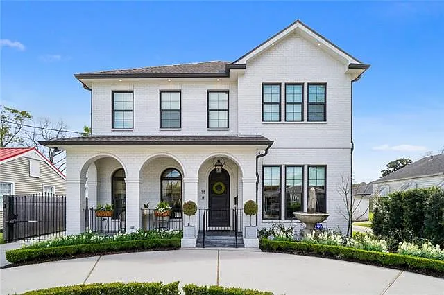 35 Oaklawn Dr