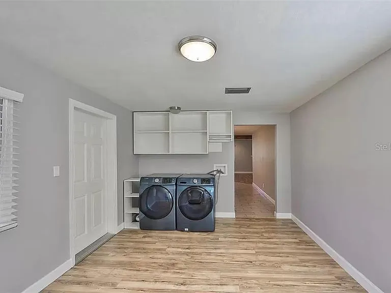 3219 W Leroy St — Photo 10