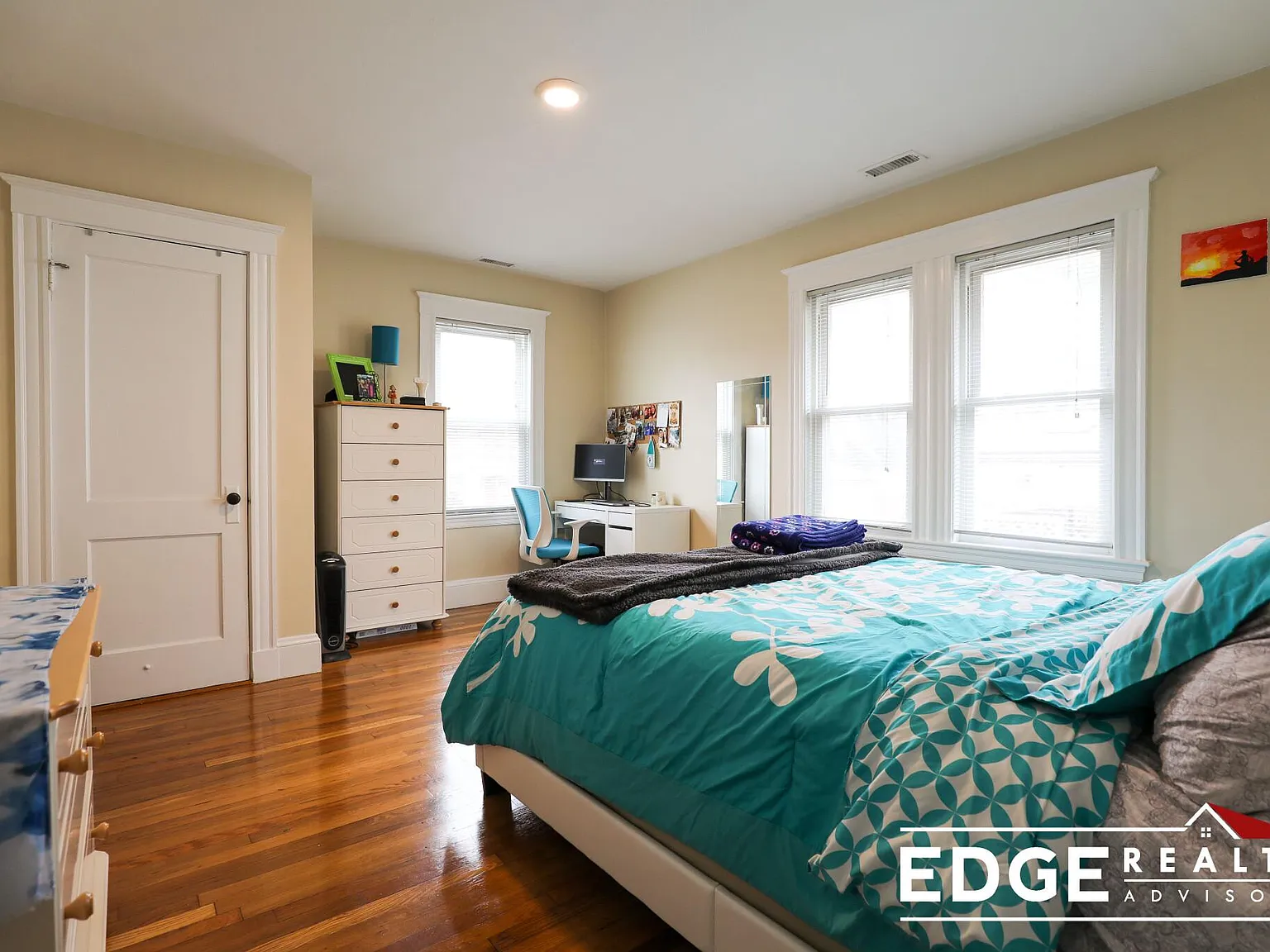 3 bed, 1200 sqft, $3,600 — Photo 4