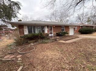 331 Rand Dr, Saint Louis, MO 63135