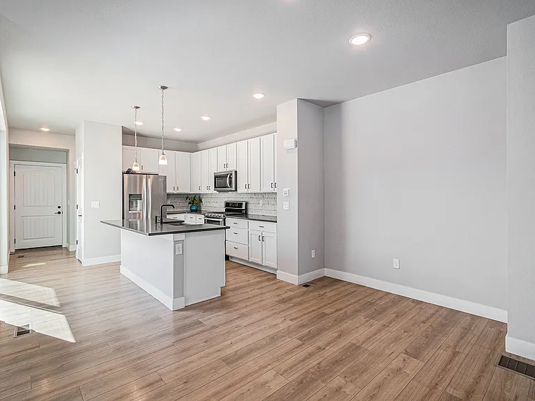 6019 Denys Dr — Photo 11