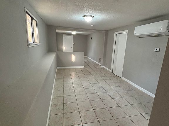 4th image of 3931 Scarritt Ave #Basement