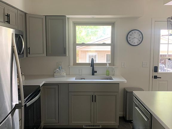 Updated Kitchen. New appliances - Microwave, Stove, Dishwasher