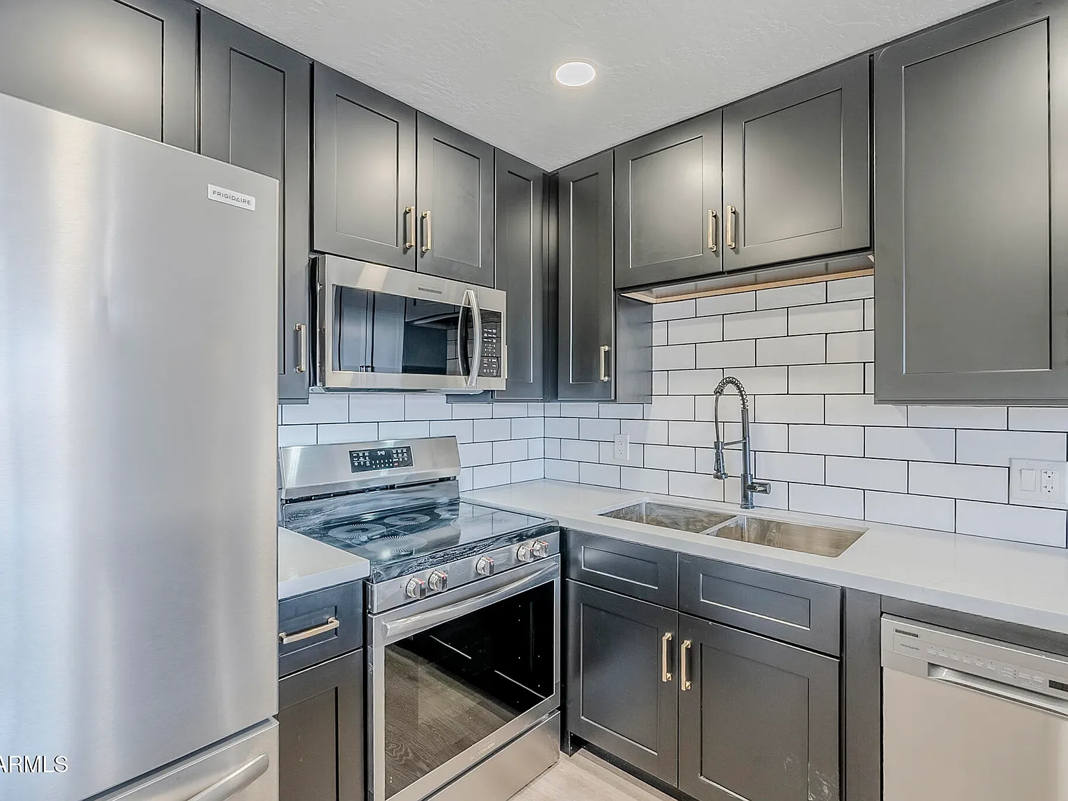 2 bed, 2.0 bath, 1002 sqft, $2,200 — Photo 3