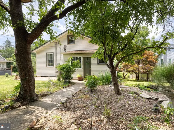 507 S Chapel Gate Ln, Baltimore, MD 21229