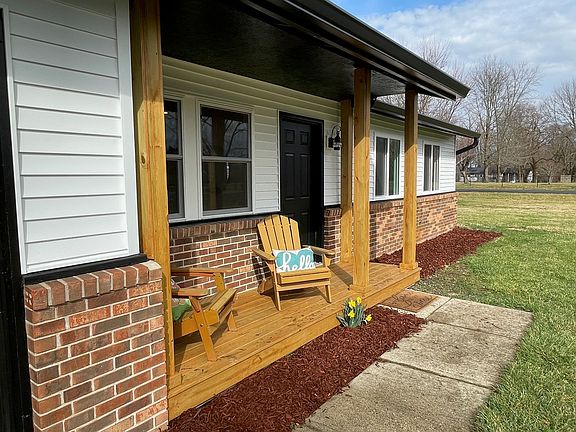 3rd image of 2814 W Walnut Dr