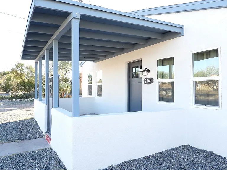 2639 N Fontana Ave — Photo 2