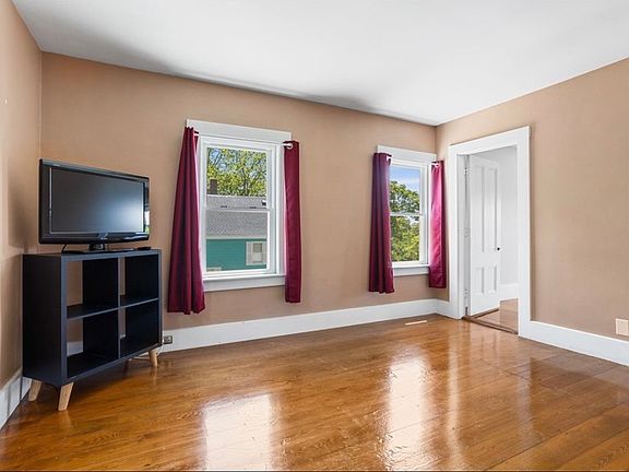 5th image of 30 Auburn St Floor 2