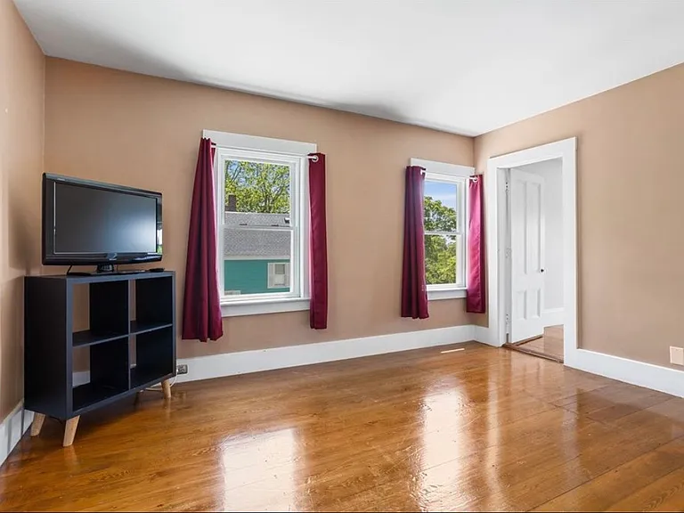 30 Auburn St #2 — Photo 5