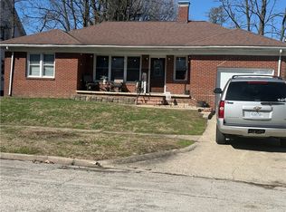 305 W Crawford St, Paris, IL 61944