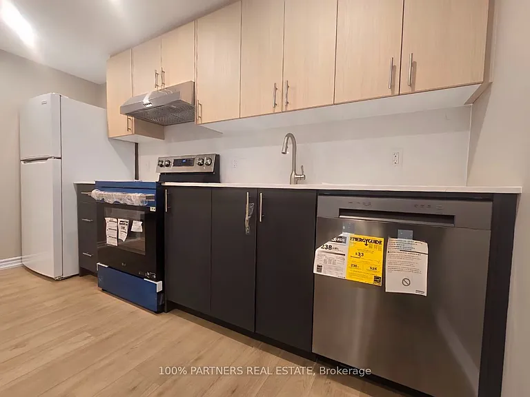 244 Burbank Dr #BASEMENT — Photo 3