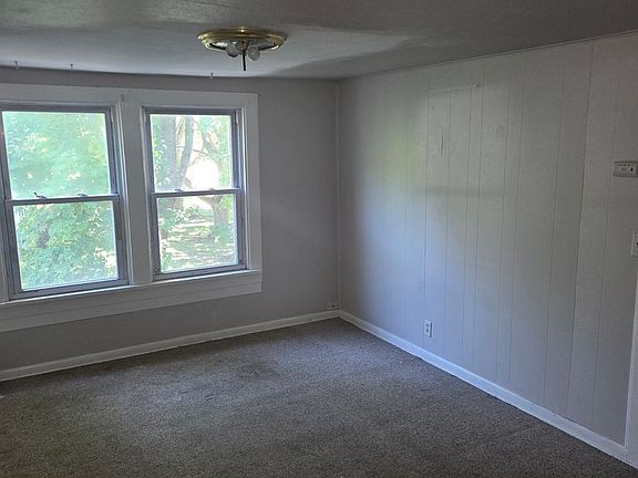 5th image of 490 & 492 McHenry St